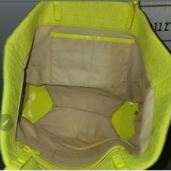 ⚘️⚘️⚘️FINAL DEADSTOCK RARE HTF MICHAEL KORS NEON neoprene tote bag - Picture 2 of 6